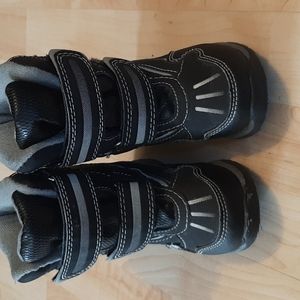 Totes toddler boots size 6M